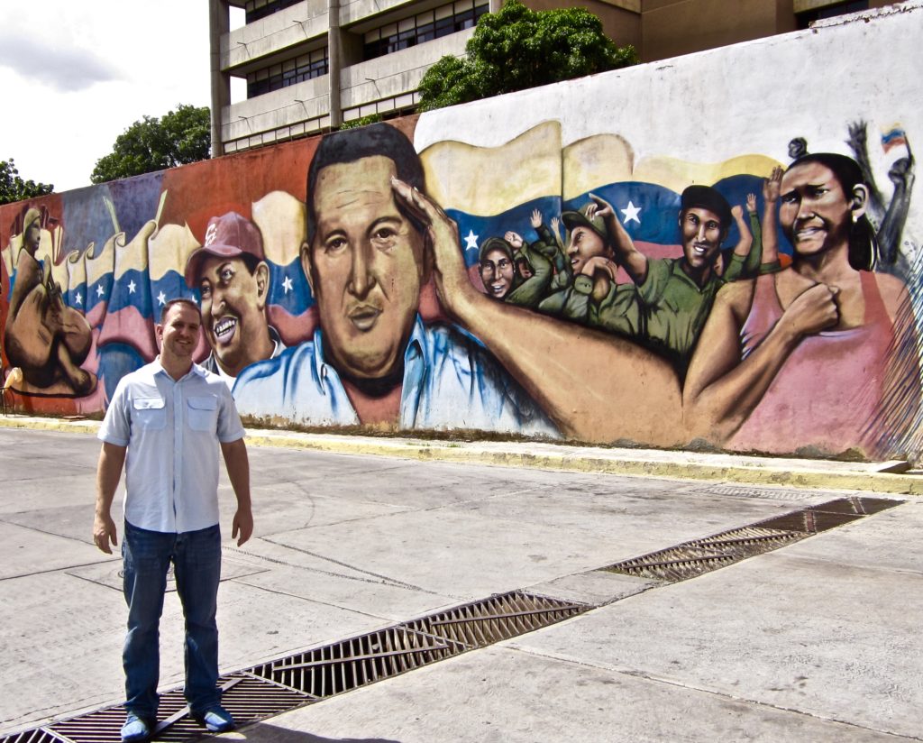 buy-venezuelan-dollars-bolivares-before-your-trip-to-caracas