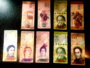 bolivares venezuelan caracas dollars